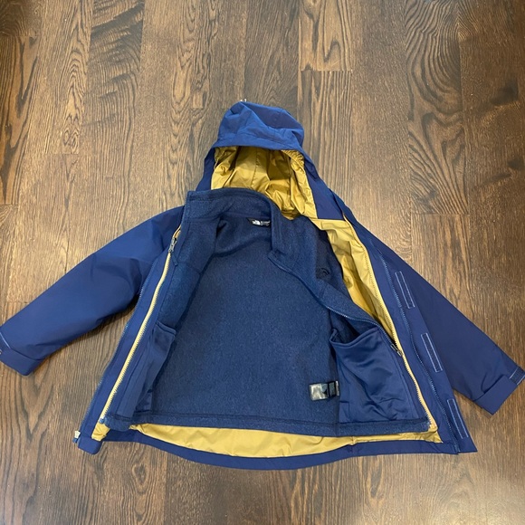 THE NORTH FACE NEW BOYS' GORDON LYONS TRICLIMATE - Picture 8 of 11